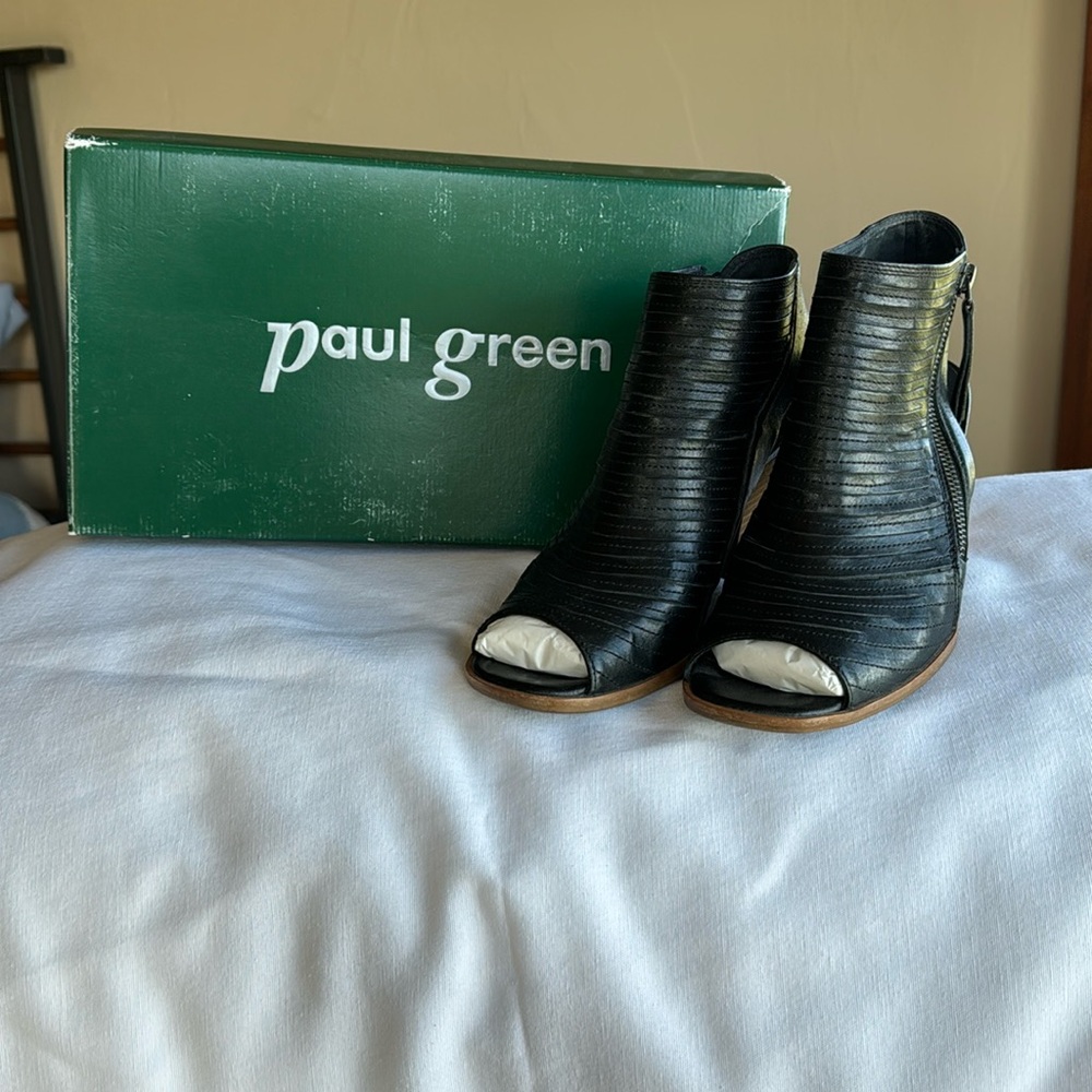 Paul Green Black Cayenne Peep Toe Sandal Women’s Size 9